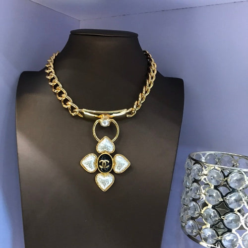 18K  Chanel Pearl Choker Chain Necklace